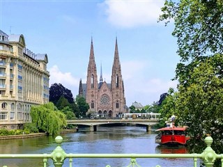 Christmas in Alsace and show at the Royal Palace